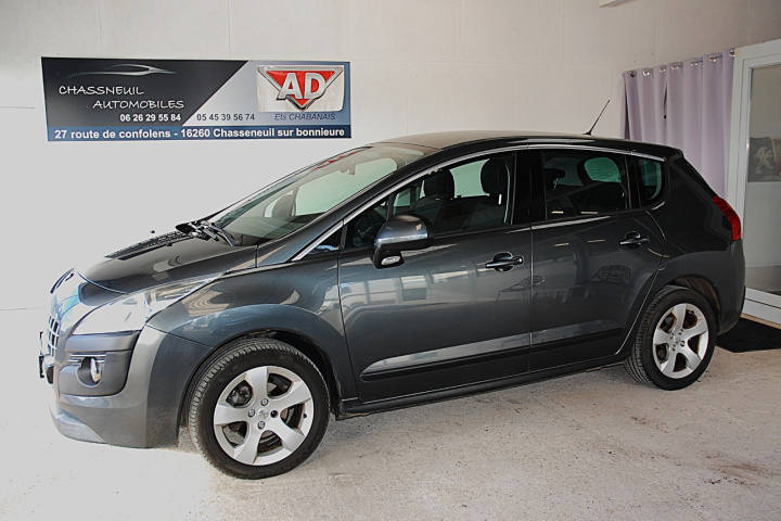 PEUGEOT 3008